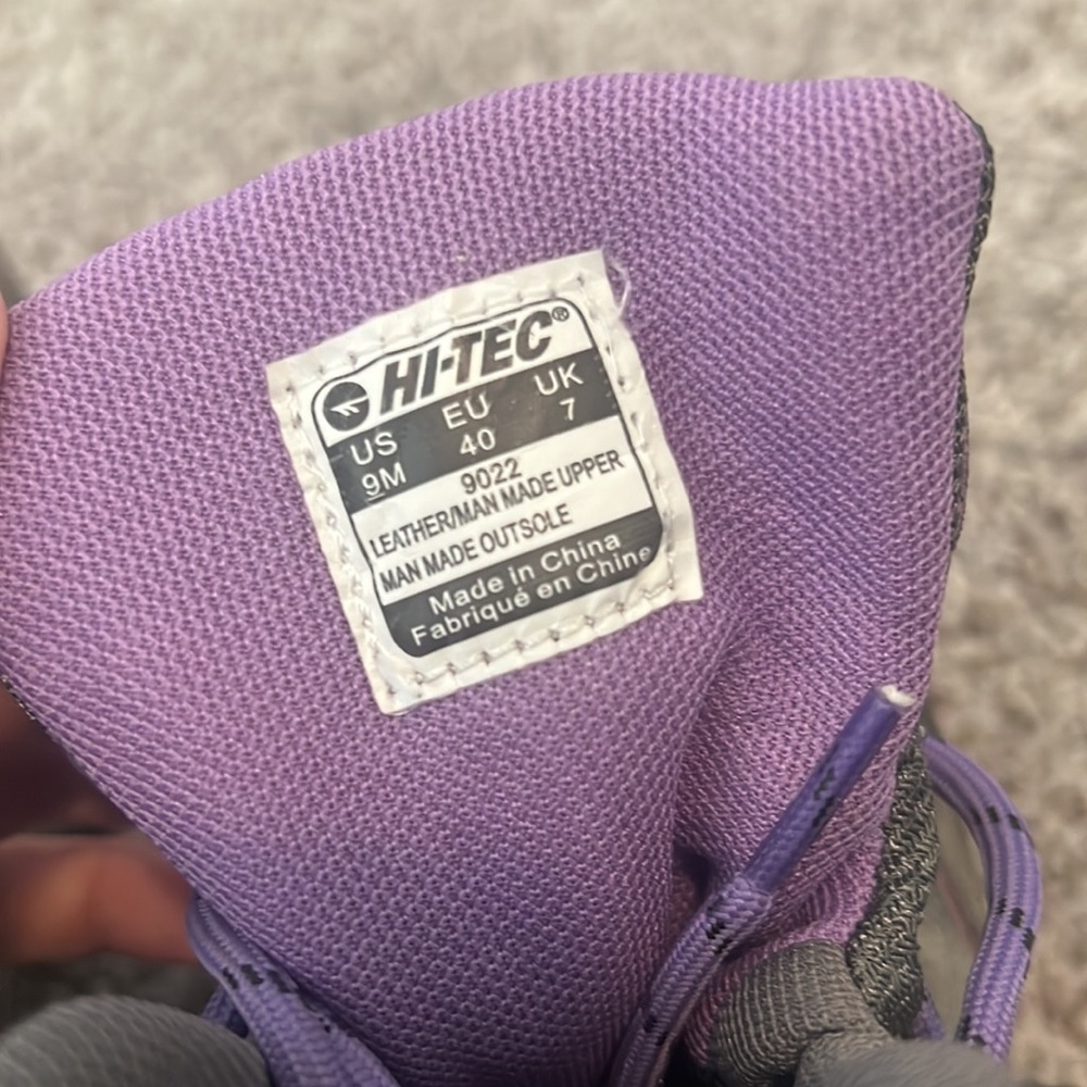 Hi-Tec Hiking Shoes Size 9 - Picture 6 of 6